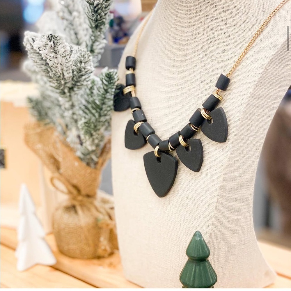 Handmade/Hand crafted polymer Clay statement necklace in black - Picture 6 of 6